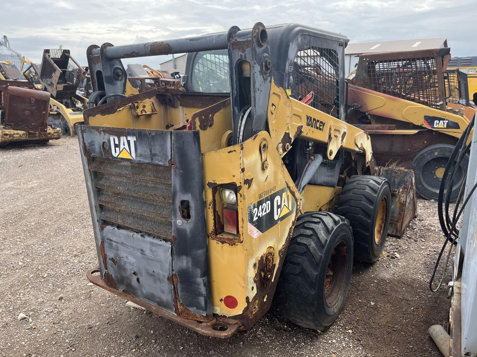 ./imagenes/INVOICE/2019/18177/CATERPILLAR 242D (4).JPG